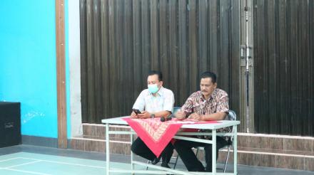 Lurah Bagikan Insentif